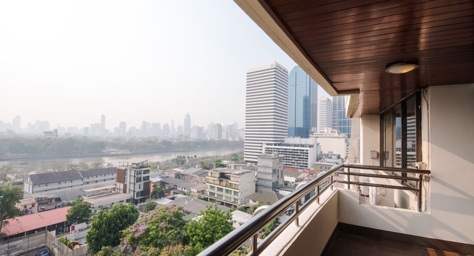 Condo en alquiler de 3 habitaciones en Khlong Toei, Bangkok