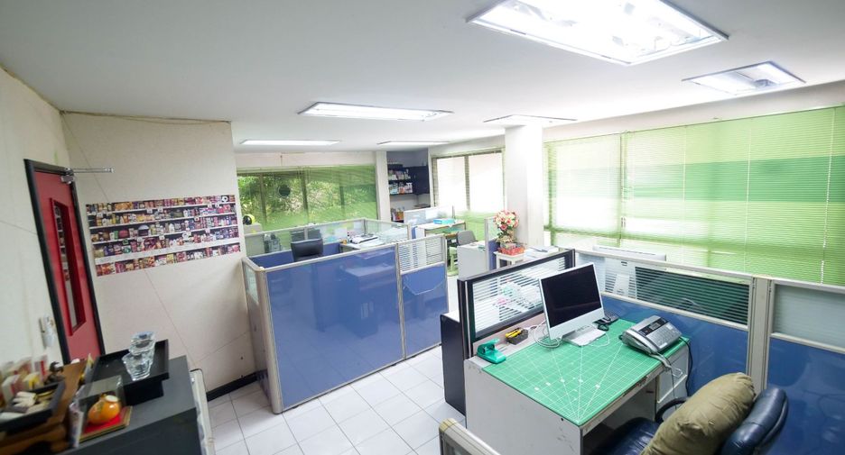 For sale office in Wang Thonglang, Bangkok