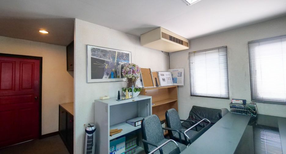 For sale office in Wang Thonglang, Bangkok