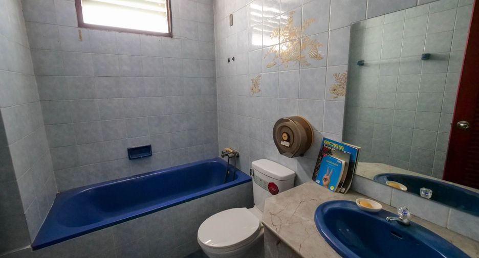 For sale office in Wang Thonglang, Bangkok