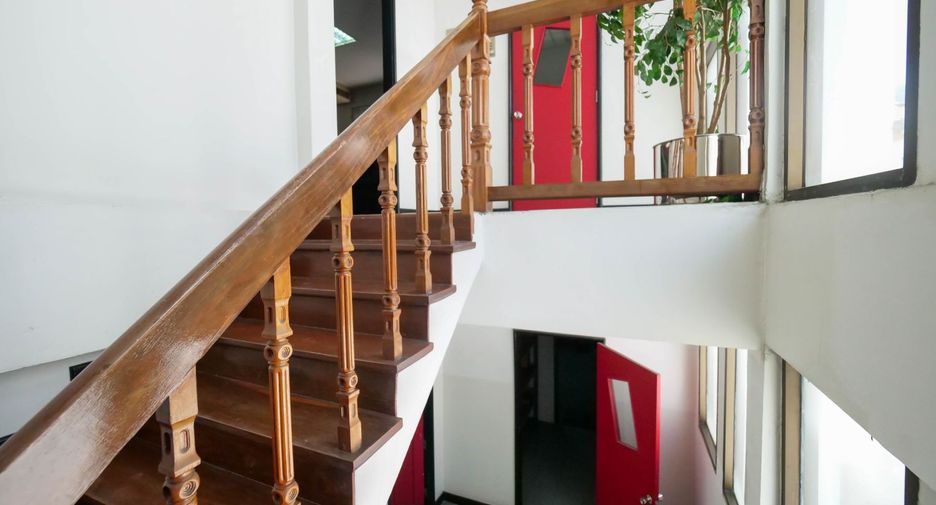 For sale office in Wang Thonglang, Bangkok