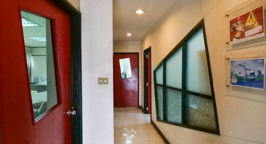 For sale office in Wang Thonglang, Bangkok