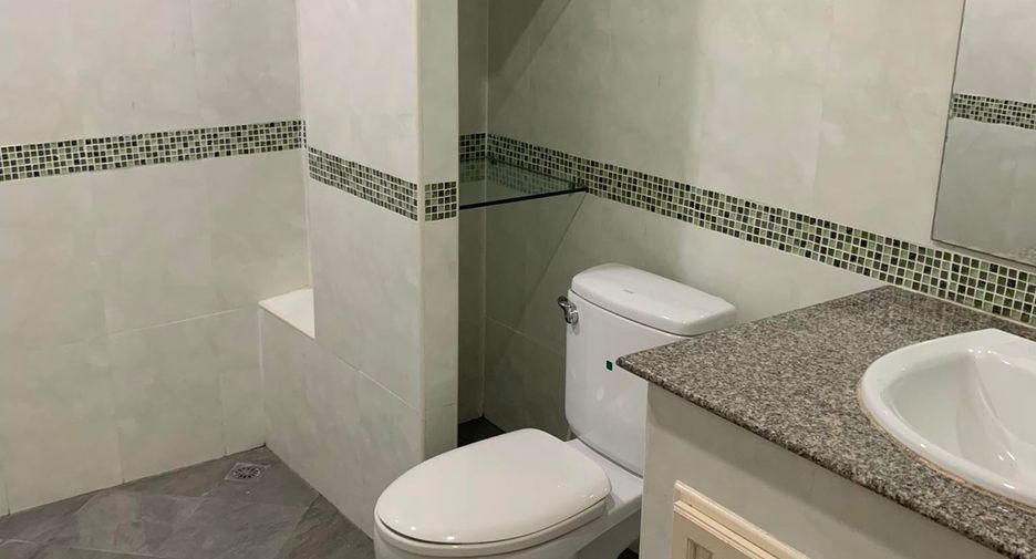 Reihenhaus zur Miete mit 4 Zimmer in Sathon, Bangkok