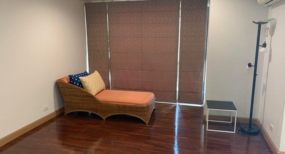 Reihenhaus zur Miete mit 4 Zimmer in Sathon, Bangkok