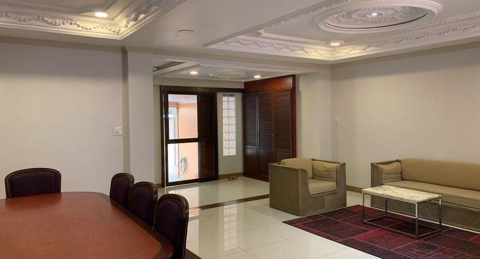 Reihenhaus zur Miete mit 4 Zimmer in Sathon, Bangkok