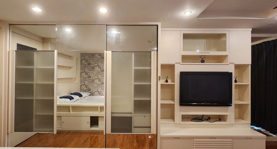 Wohnung zur Miete mit 1 Zimmer in Yan Nawa, Bangkok