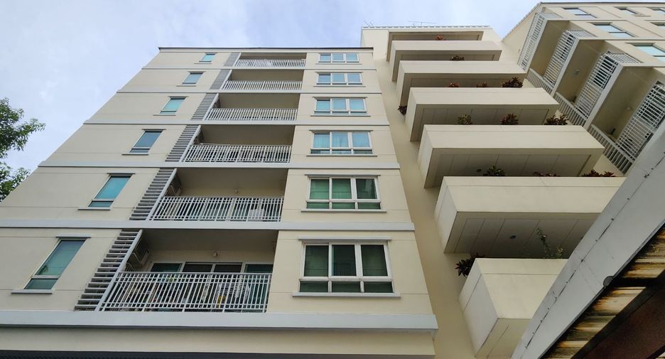 Wohnung zur Miete mit 1 Zimmer in Yan Nawa, Bangkok