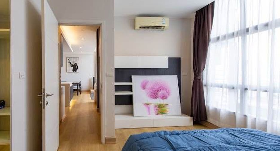 For rent 3 Beds condo in Khlong San, Bangkok