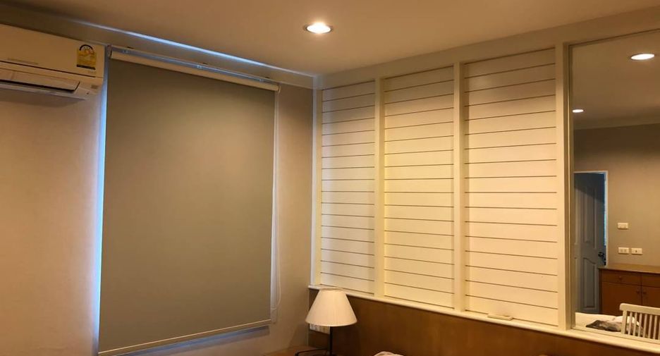 For rent 3 bedrooms townhouse in Watthana, Bangkok