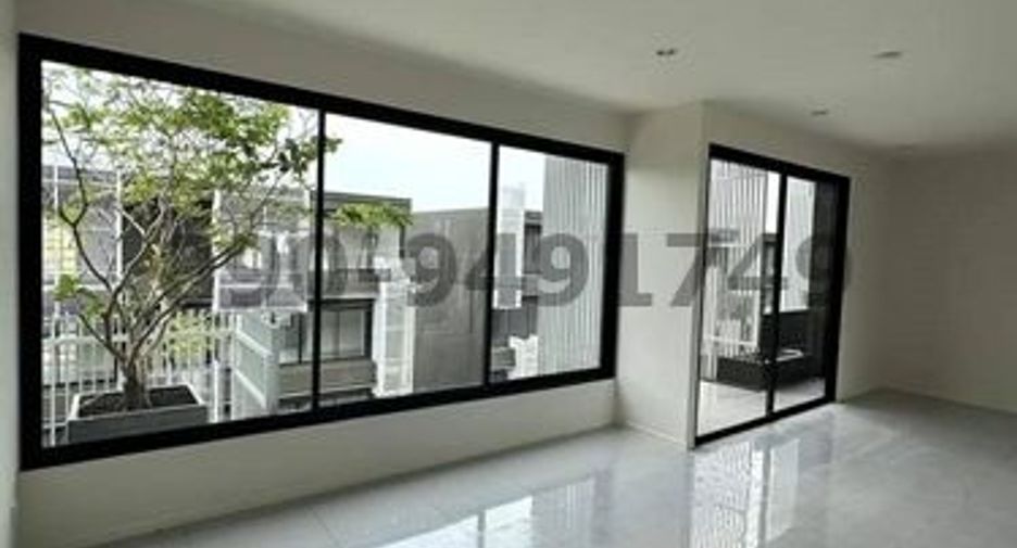 For rent 4 bedrooms retail Space in Rat Burana, Bangkok
