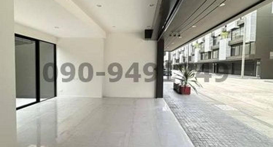 For rent 4 bedrooms retail Space in Rat Burana, Bangkok