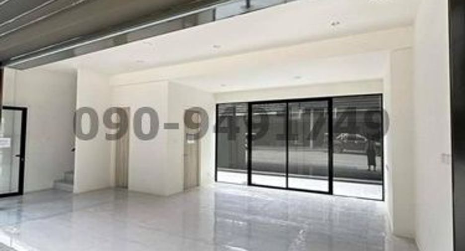 For rent 4 bedrooms retail Space in Rat Burana, Bangkok