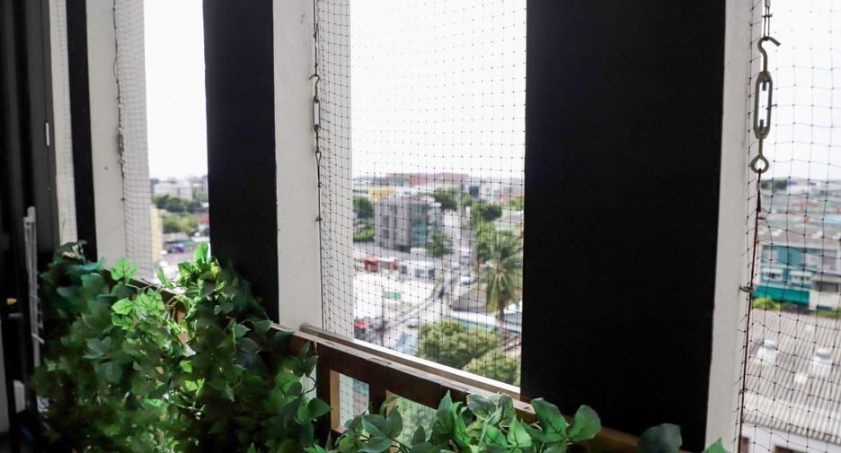 For rent 2 bedrooms condo in Wang Thonglang, Bangkok