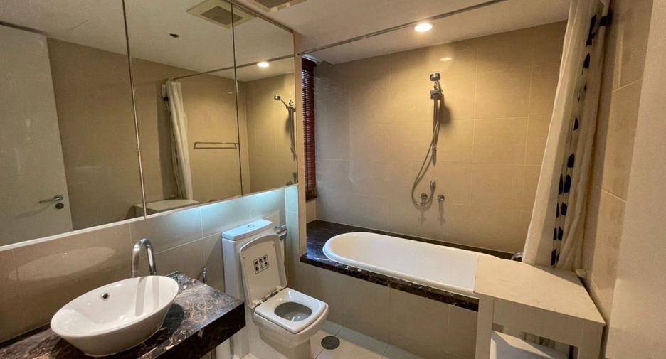 For rent 2 bedrooms condo in Sathon, Bangkok