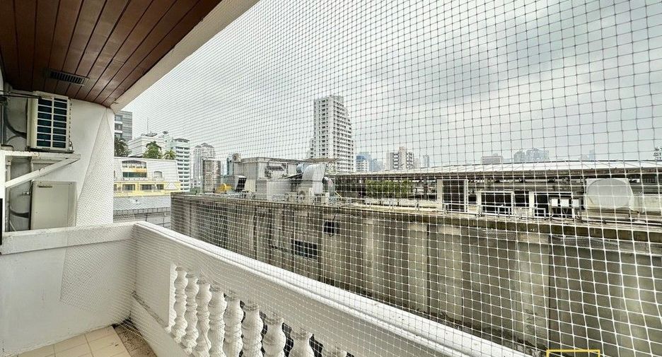 À louer 3 chambres condo à Watthana, Bangkok