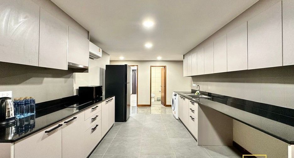 À louer 3 chambres condo à Watthana, Bangkok