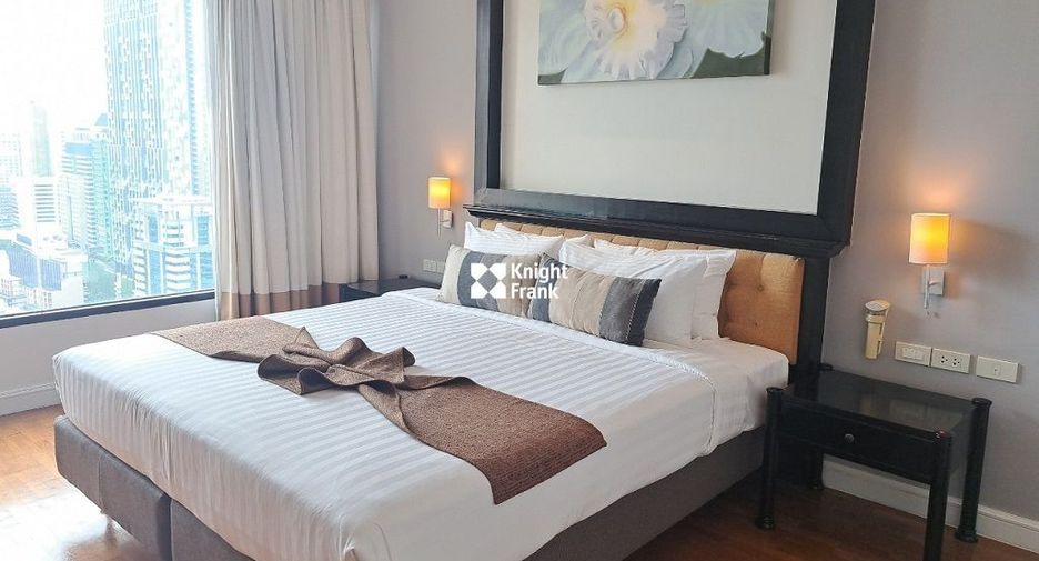 For rent 4 bedrooms condo in Sathon, Bangkok