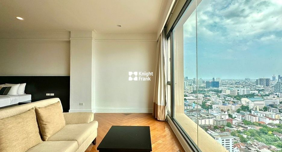 For rent 4 bedrooms condo in Sathon, Bangkok