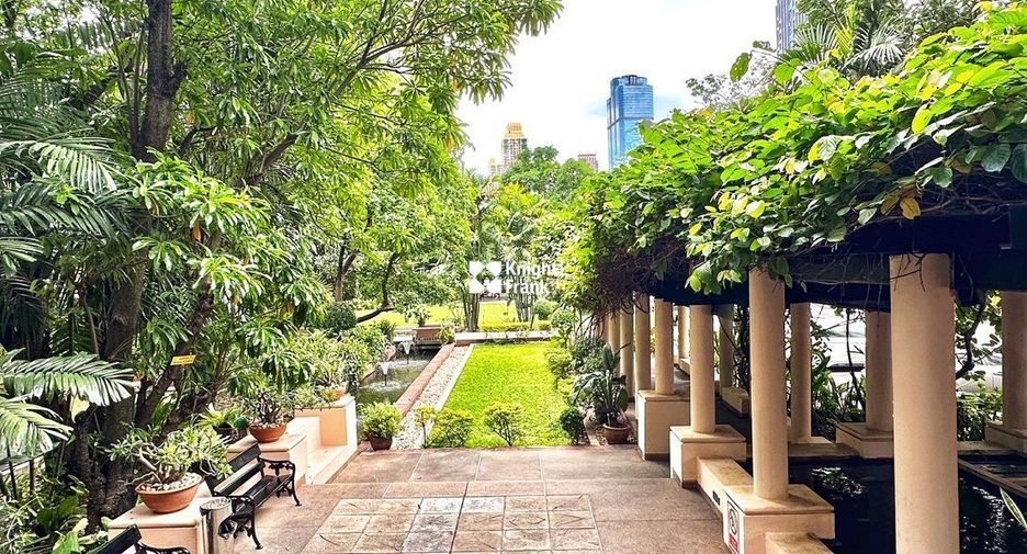 For rent 4 bedrooms condo in Sathon, Bangkok