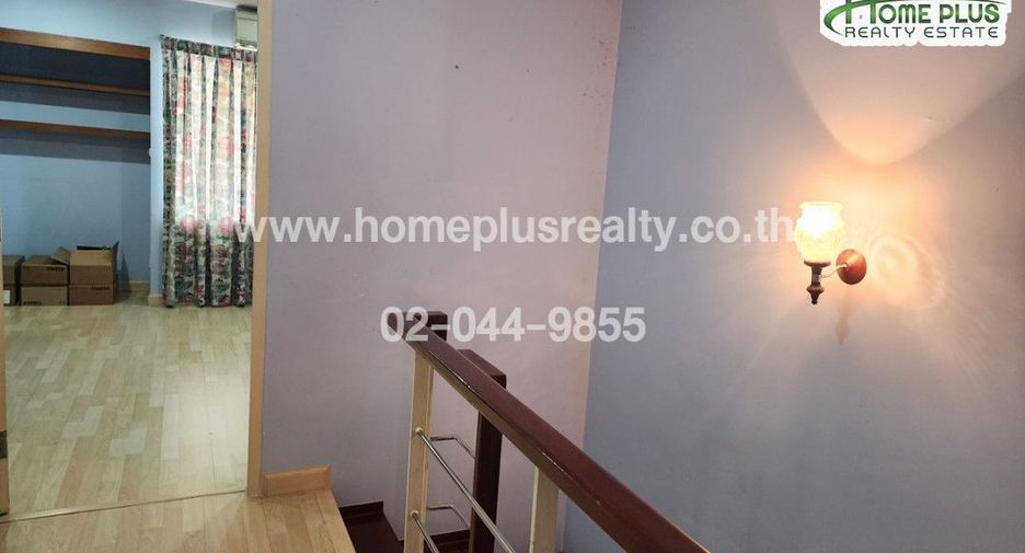For sale 5 bedrooms townhouse in Yan Nawa, Bangkok