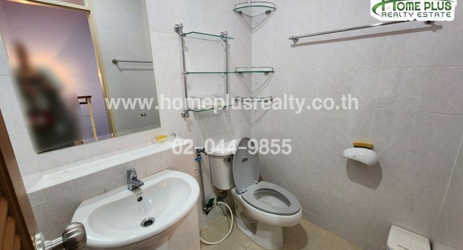 For sale 5 bedrooms townhouse in Yan Nawa, Bangkok