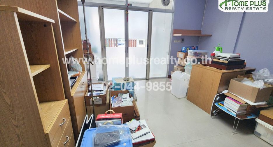 For sale 5 bedrooms townhouse in Yan Nawa, Bangkok