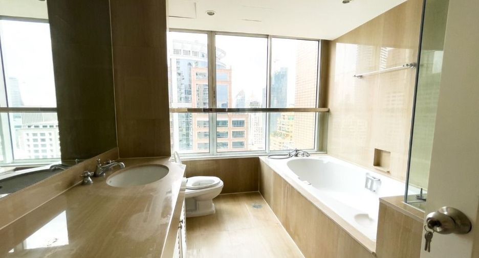 For sale 3 bedrooms condo in Pathum Wan, Bangkok