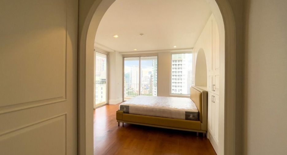 For sale 3 bedrooms condo in Pathum Wan, Bangkok