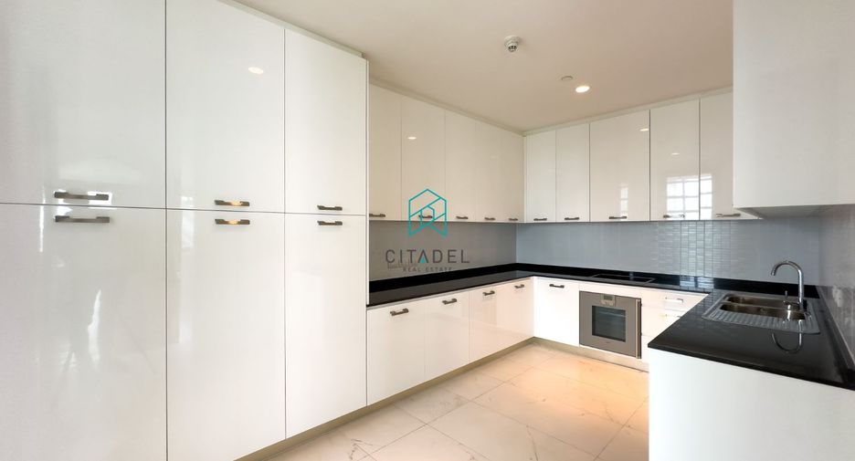 For rent 4 bedrooms condo in Pathum Wan, Bangkok