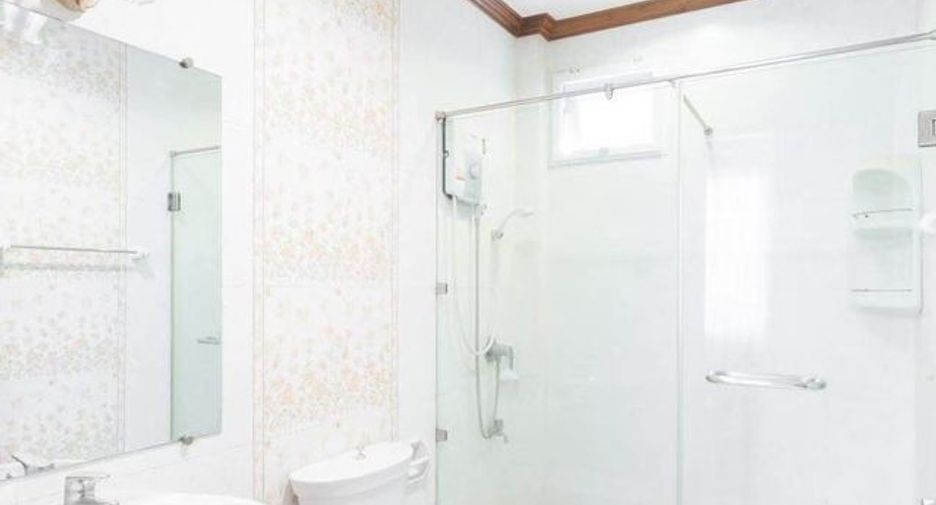 For rent and for sale 4 bedrooms house in Mueang Chiang Mai, Chiang Mai