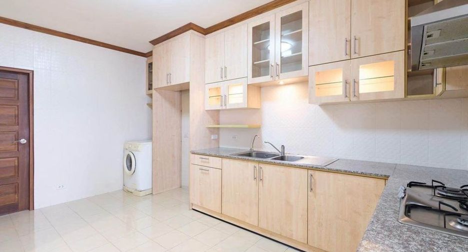 For rent and for sale 4 bedrooms house in Mueang Chiang Mai, Chiang Mai