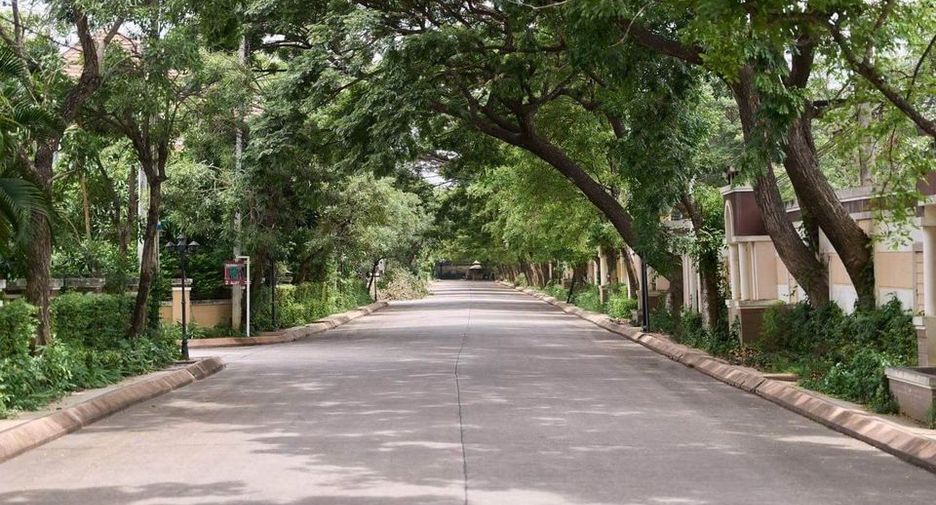 For rent and for sale 4 bedrooms house in Mueang Chiang Mai, Chiang Mai