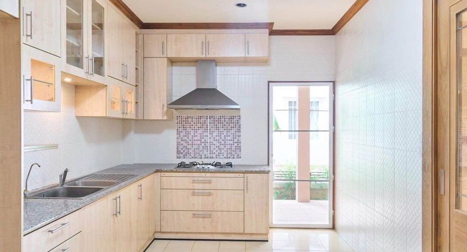 For rent and for sale 4 bedrooms house in Mueang Chiang Mai, Chiang Mai