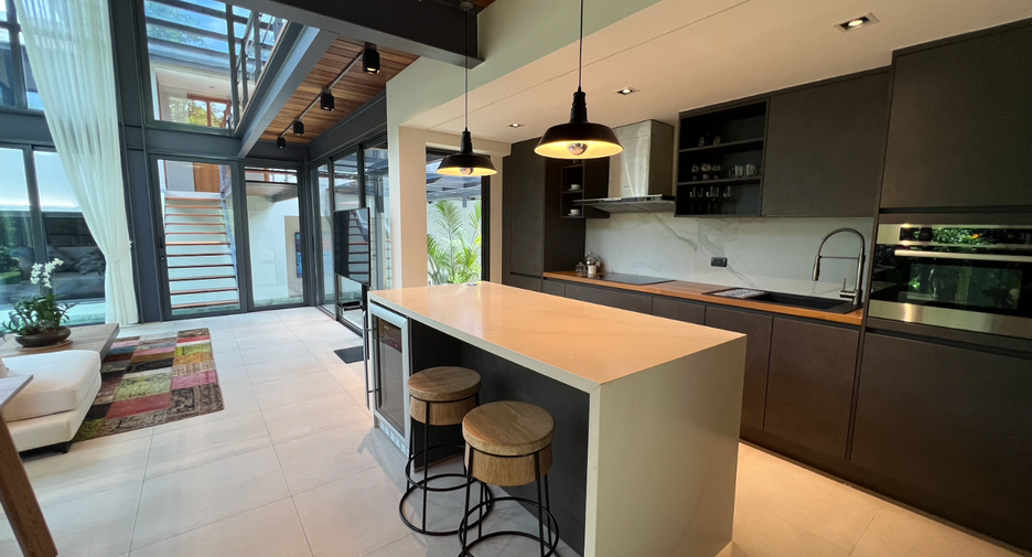 For sale 3 bedrooms villa in Thalang, Phuket