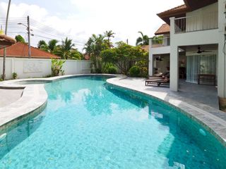 For rent 6 bedrooms villa in Mueang Phuket, Phuket