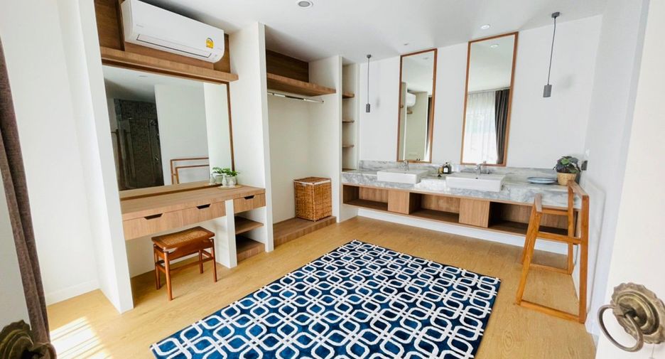 For rent 6 bedrooms villa in Mueang Phuket, Phuket