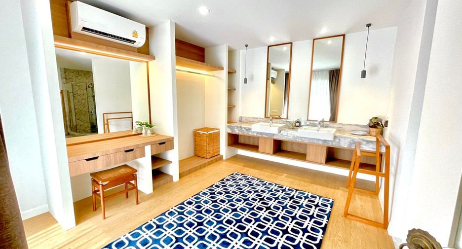 For rent 6 bedrooms villa in Mueang Phuket, Phuket