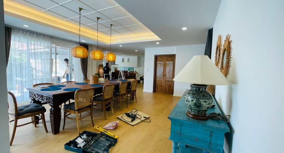 For rent 6 bedrooms villa in Mueang Phuket, Phuket