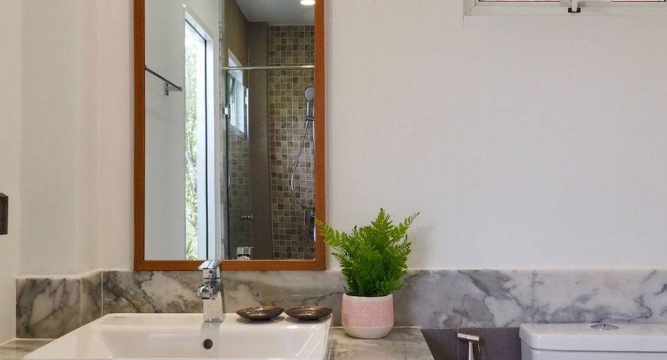 For rent 6 bedrooms villa in Mueang Phuket, Phuket