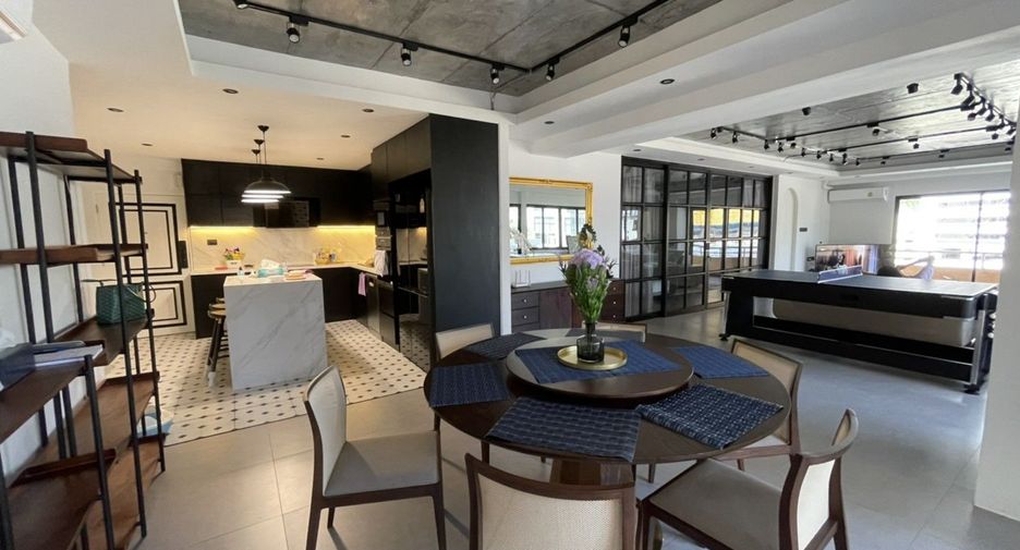 For sale 2 bedrooms condo in Khlong Toei, Bangkok