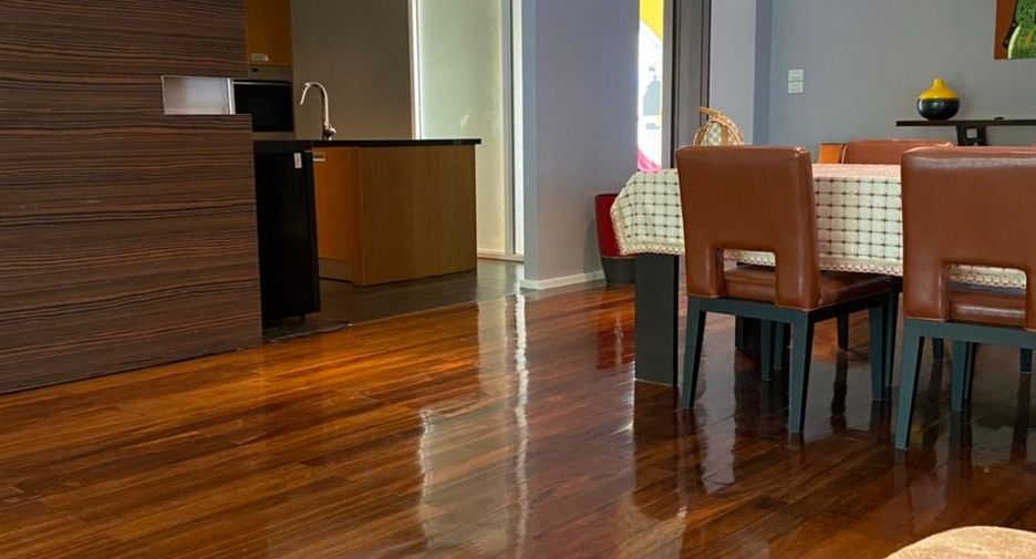 For rent 2 bedrooms condo in Khlong Toei, Bangkok