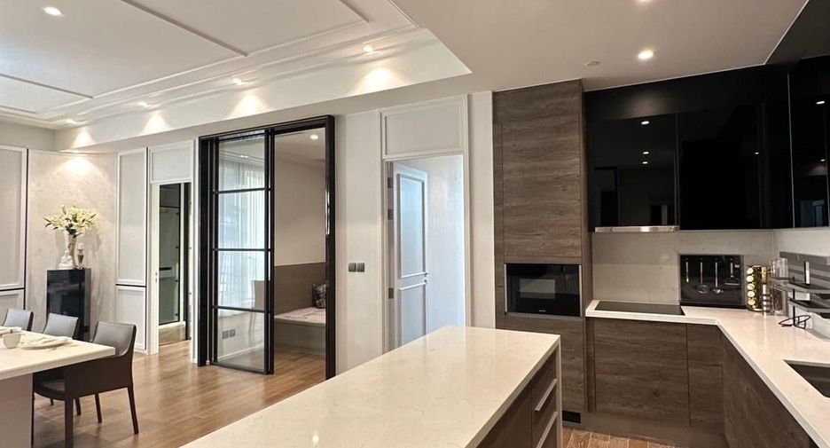 For rent and for sale 2 bedrooms condo in Pathum Wan, Bangkok