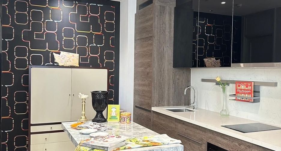 For rent and for sale 2 bedrooms condo in Pathum Wan, Bangkok