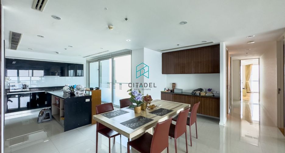 Condo en venta de 3 habitaciones en Sathon, Bangkok