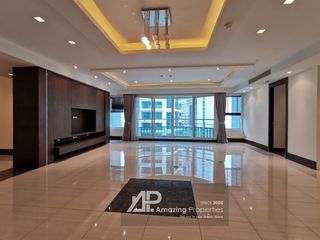For rent 4 Beds condo in Khlong Toei, Bangkok