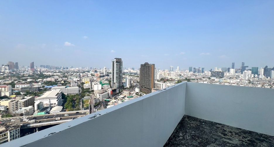 For sale 3 bedrooms condo in Ratchathewi, Bangkok