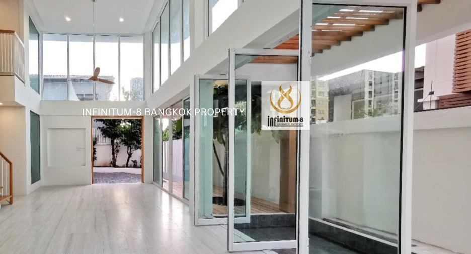 Oficina en venta de 5 habitaciones en Suan Luang, Bangkok