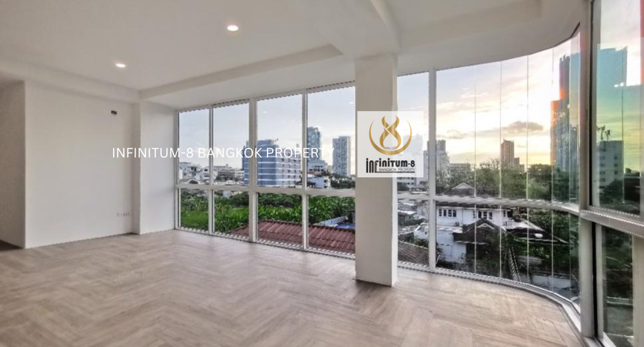 Oficina en venta de 5 habitaciones en Suan Luang, Bangkok