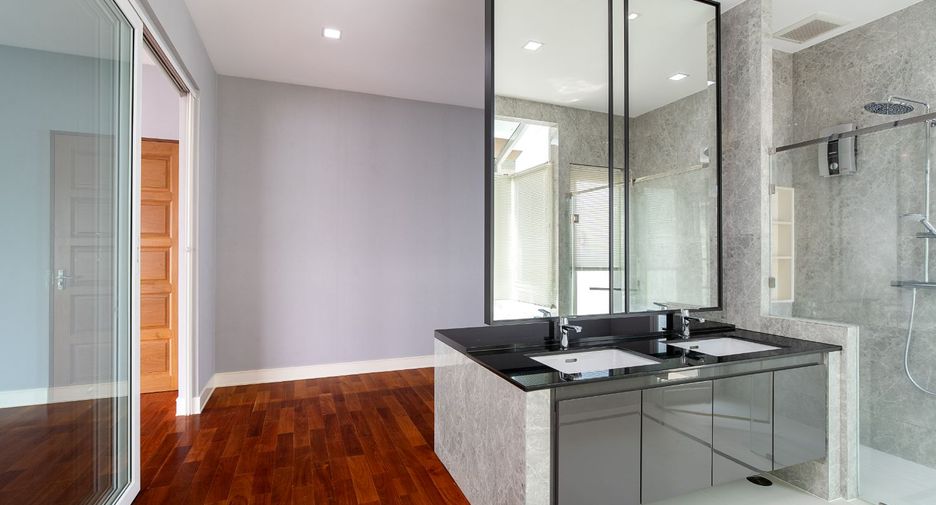 For sale 4 bedrooms house in Bang Kruai, Nonthaburi