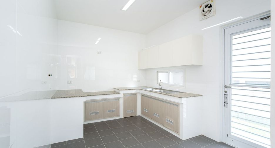 For sale 4 bedrooms house in Bang Kruai, Nonthaburi